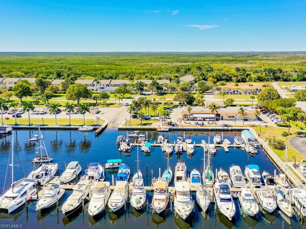 525 Newport Dr, NAPLES