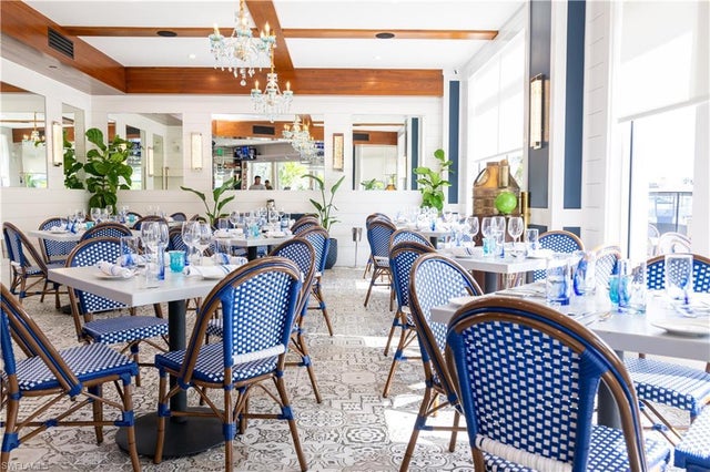 891 10th St S, NAPLES