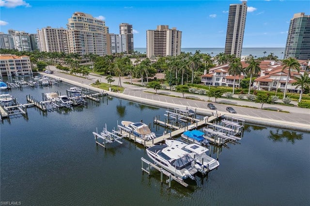 4680 Gulf Shore Blvd N, NAPLES