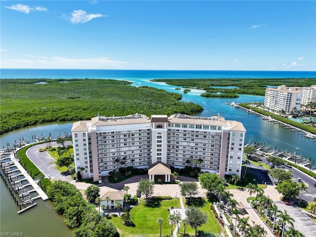 13115 Vanderbilt Dr, NAPLES