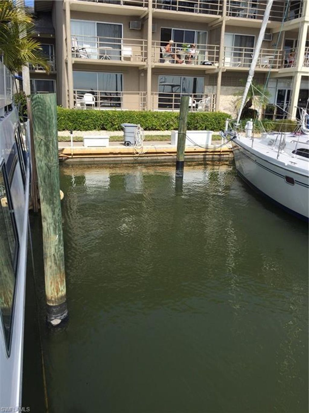900 Broad Ave S, NAPLES