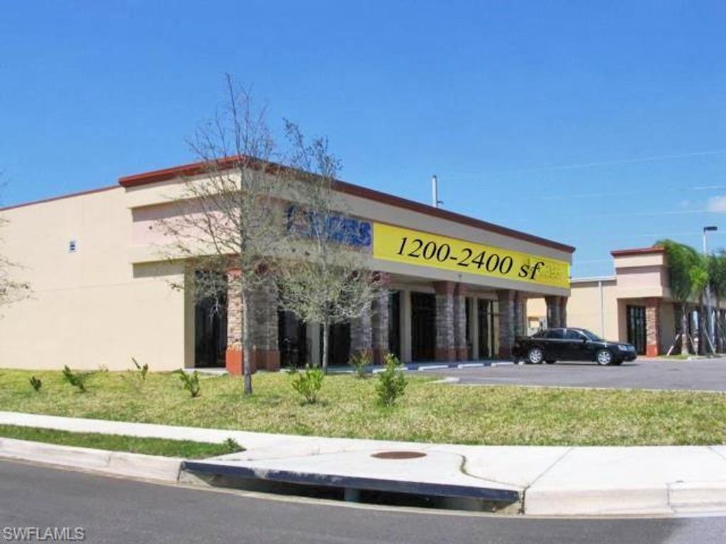 814 Sw Pine Island Rd 102, CAPE CORAL