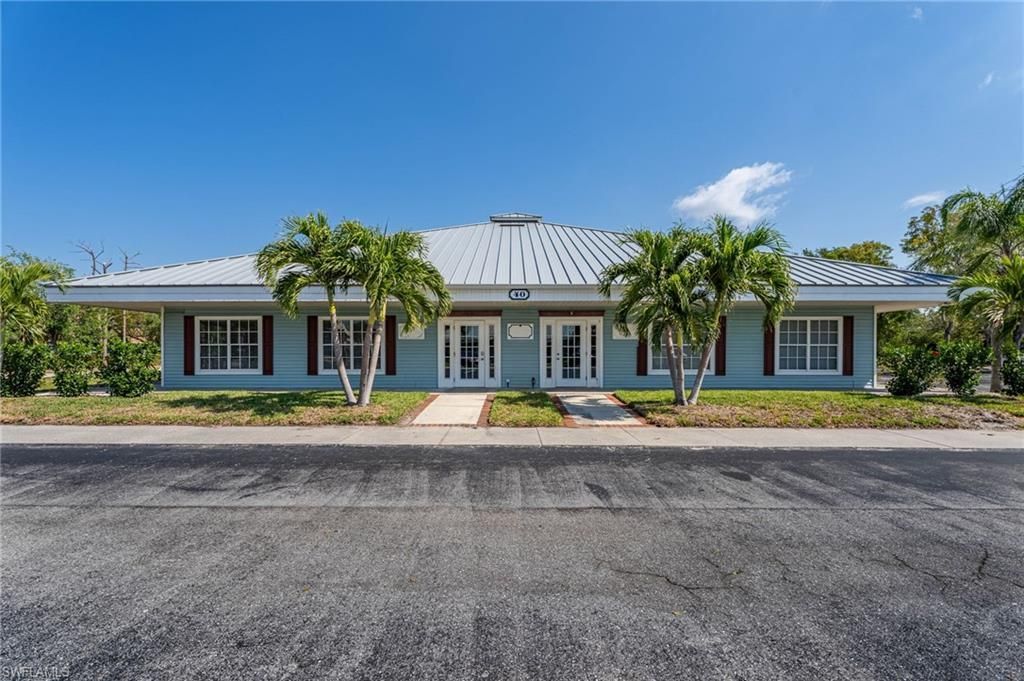 40 Barkley Cir 40-2 & 42-1, FORT MYERS