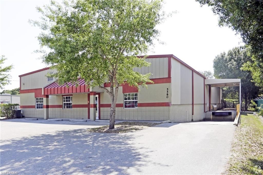 5580 Zip Dr, FORT MYERS