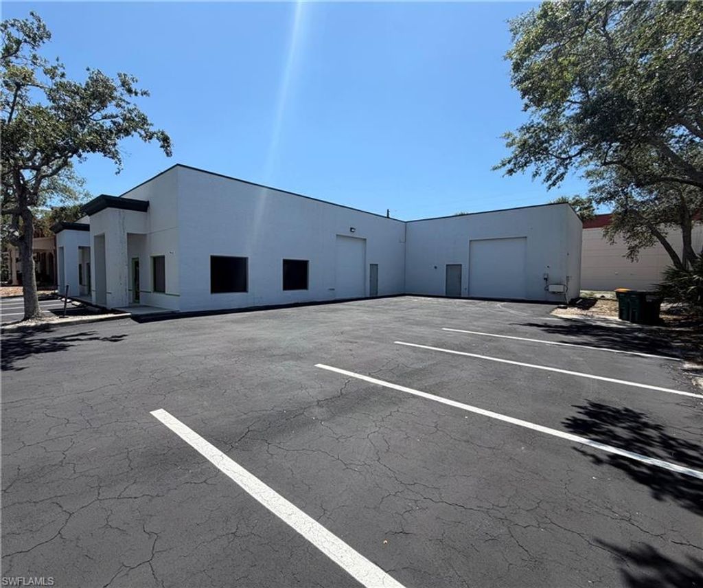 1502 Rail Head Blvd, NAPLES