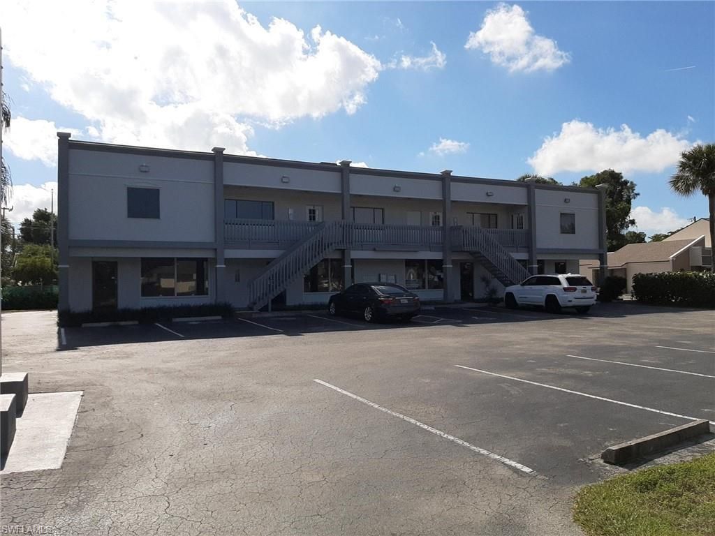 1930 Park Meadows Dr, FORT MYERS