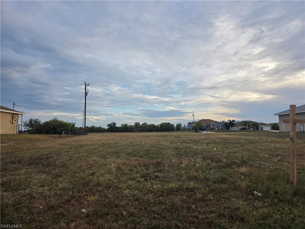 1018 Kismet Pkwy E, Cape Coral
