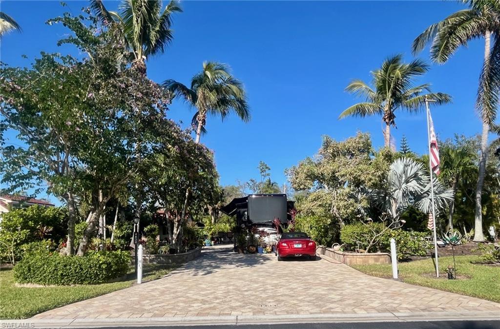 4834 Southern Breeze Dr, NAPLES