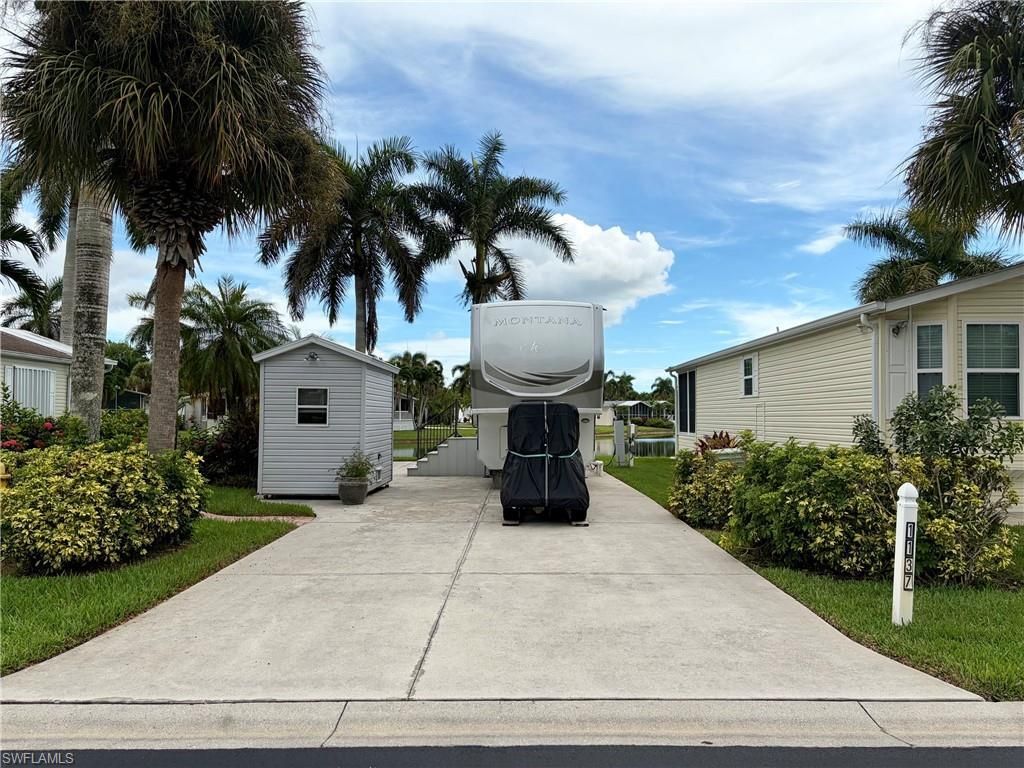 1137 Diamond Lake Cir, NAPLES