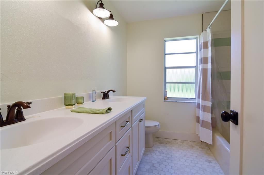 4225 Prestwick Ct, NORTH FORT MYERS