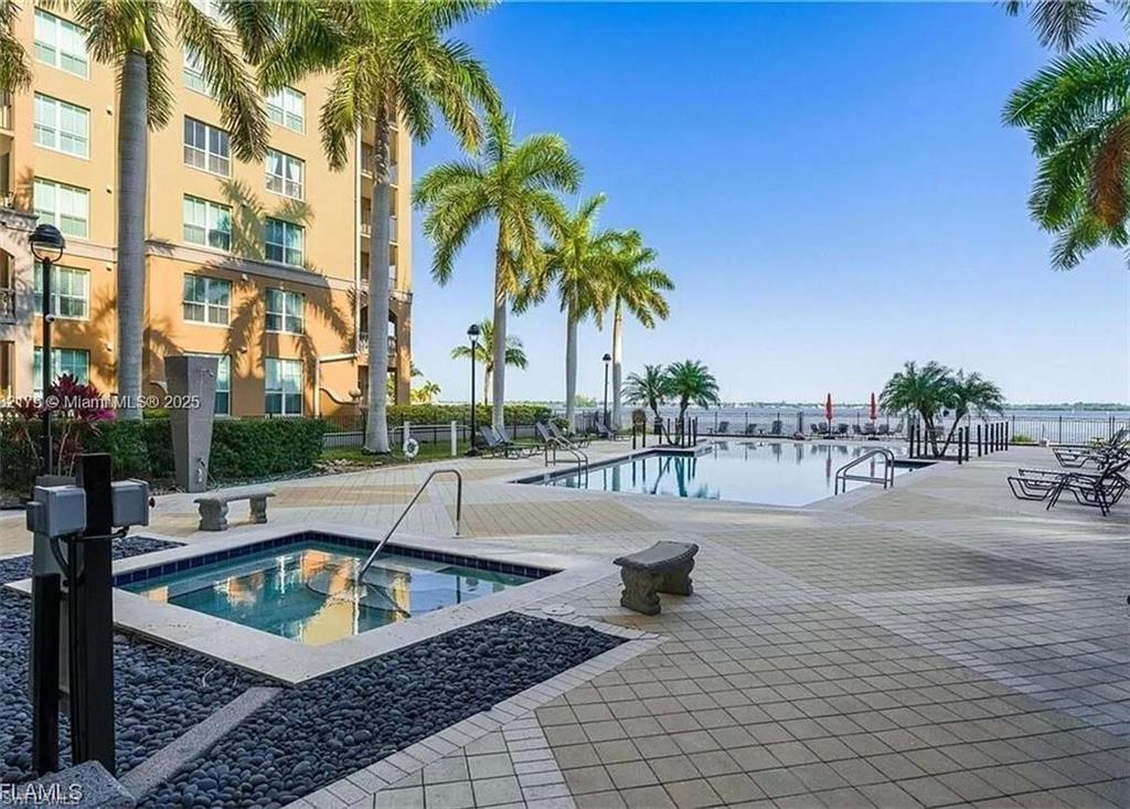 2825 Palm Beach Blvd 418, FORT MYERS