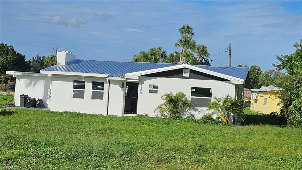 1300 Waite Dr, NORTH FORT MYERS