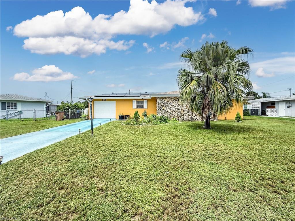218 Fireside Ct, LEHIGH ACRES