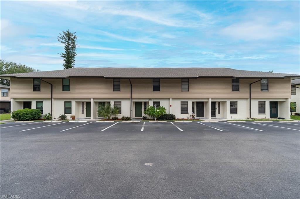 2131 Crystal Dr 24, FORT MYERS