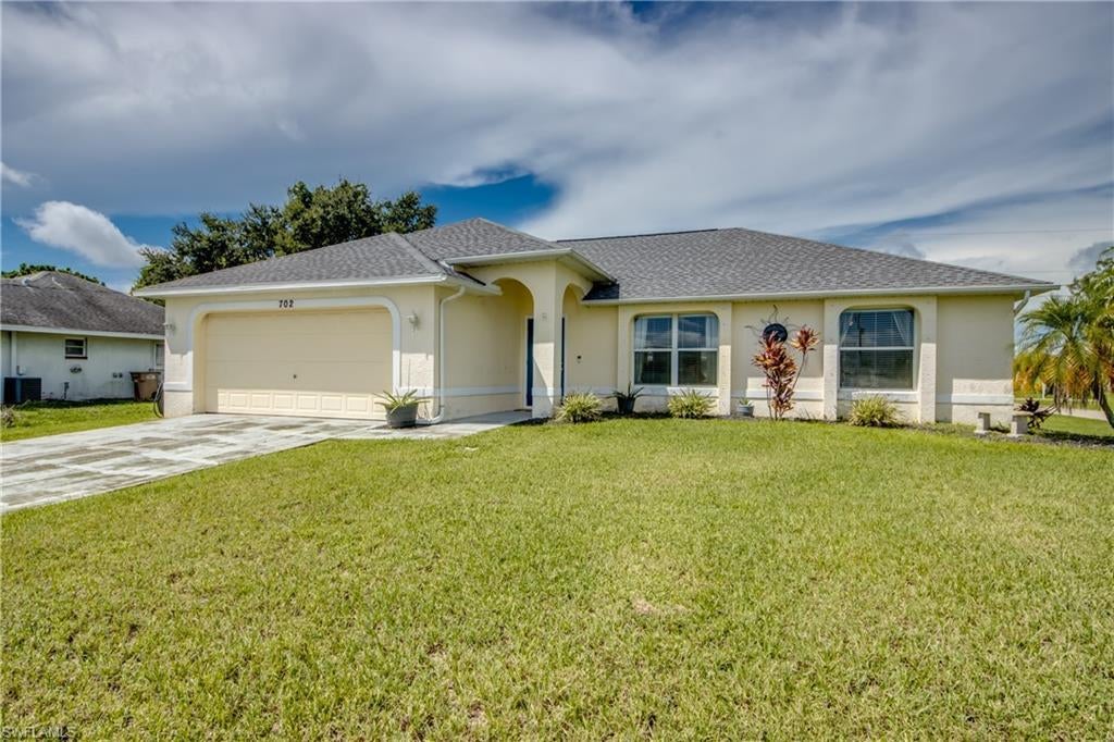 702 Sw 11th Ave, CAPE CORAL