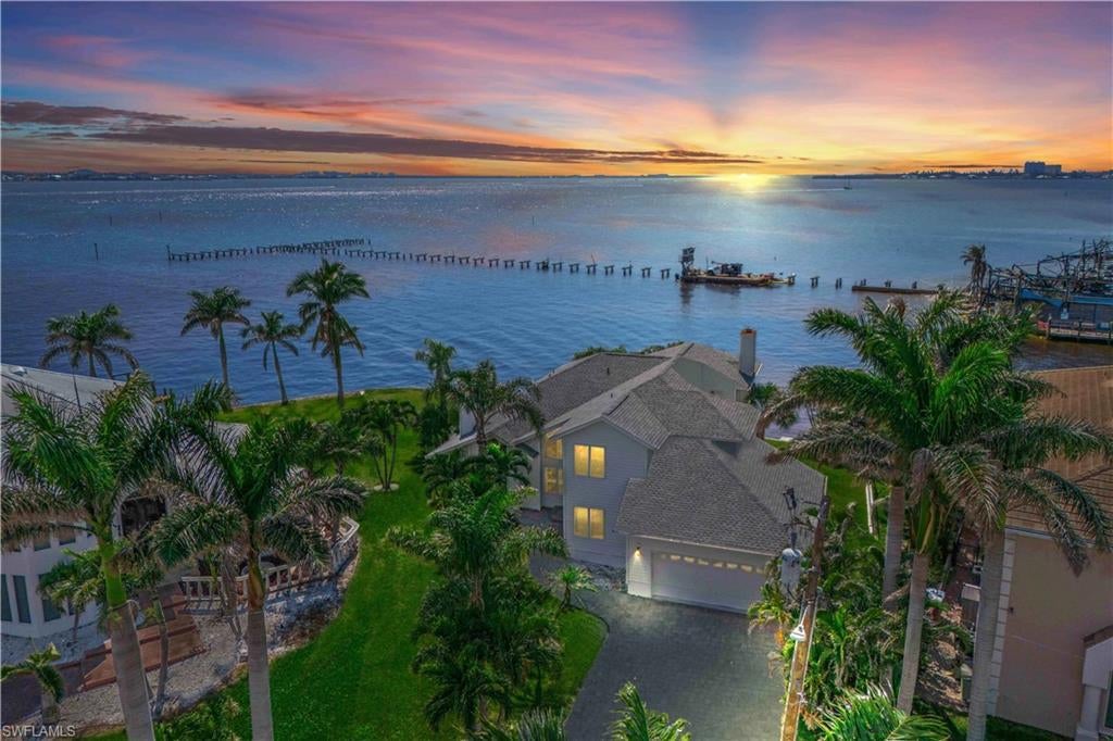 1202 Flamingo Dr, CAPE CORAL