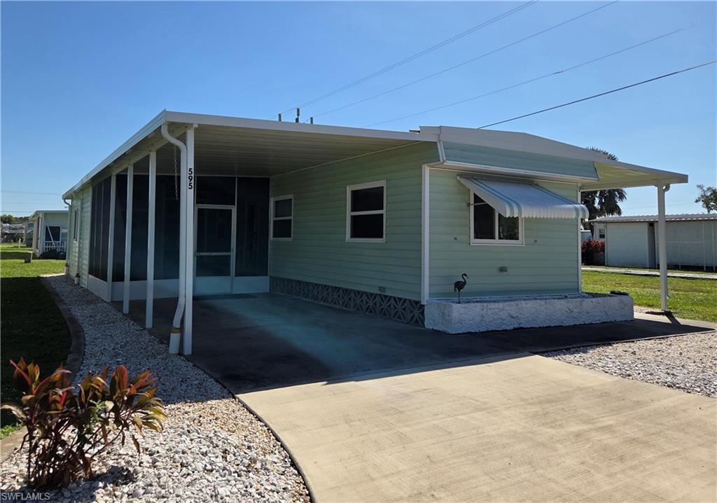595 Daisy Dr, NORTH FORT MYERS