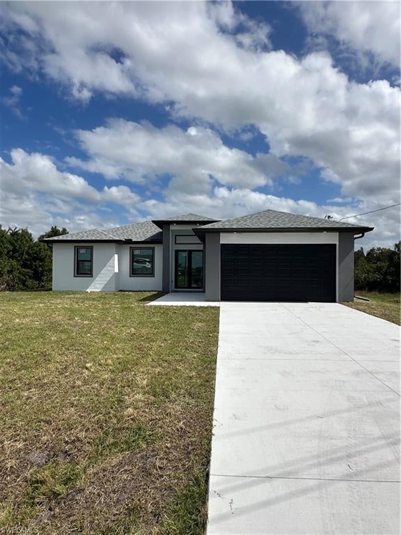 569 Bourse Cir, LEHIGH ACRES