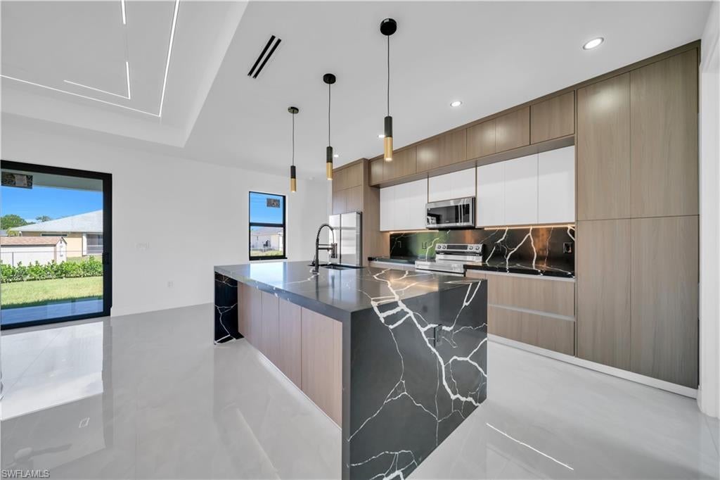 3210 29th St W, LEHIGH ACRES