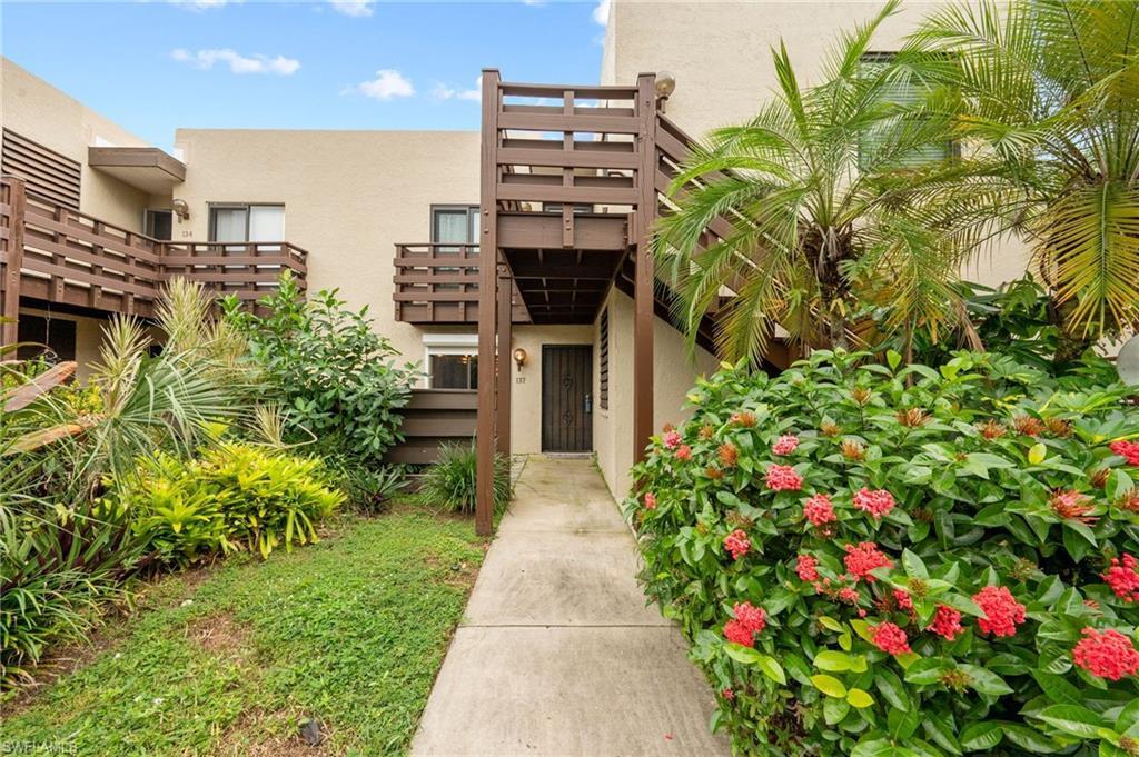 137 Pinebrook Dr, FORT MYERS