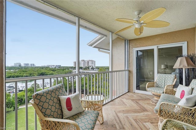 300 Horse Creek Dr 504, NAPLES