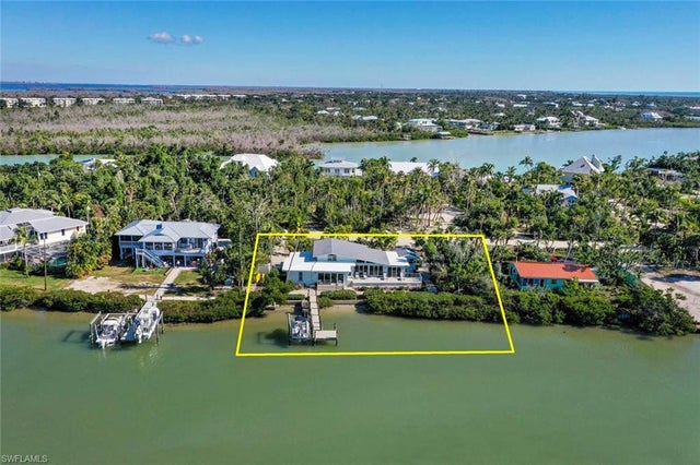 2667 Coconut Dr, SANIBEL