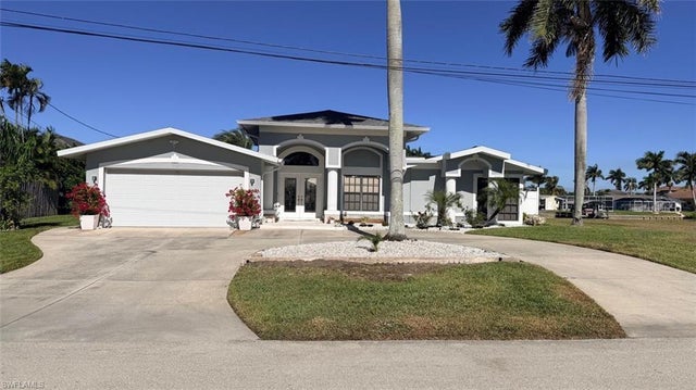 1709 Se 44th Ter, CAPE CORAL