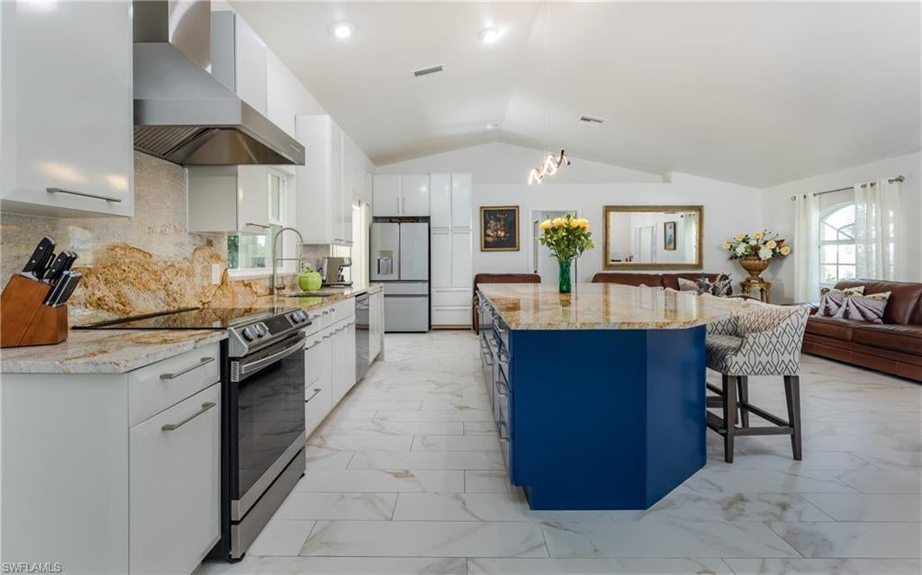 Photo of Listing #2025023841