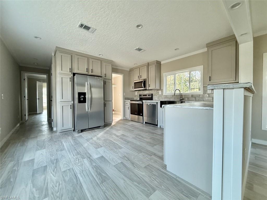 Photo of Listing #2026002631