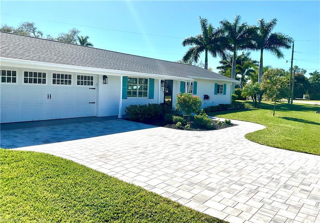 1086 N Town And River Dr, FORT MYERS