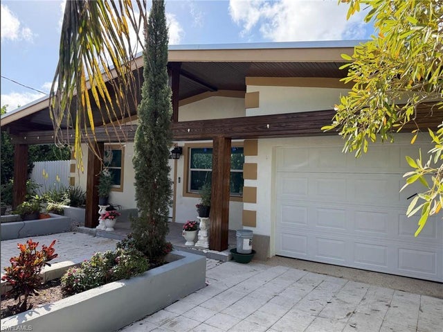 2364 Jackson Ave, NAPLES