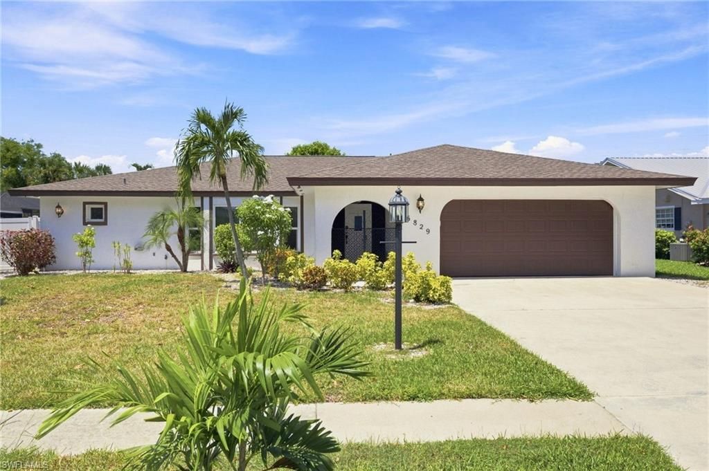 6829 Carmelle Dr, FORT MYERS