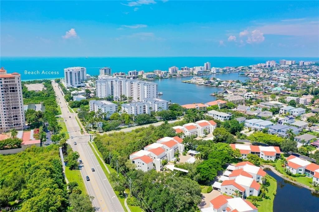 592 Beachwalk Cir 105, NAPLES