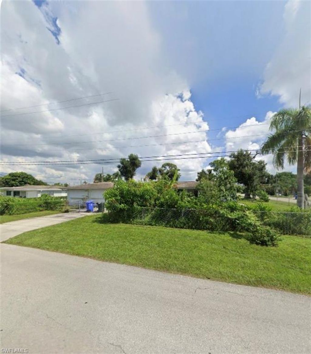 3735 Kelly St, FORT MYERS