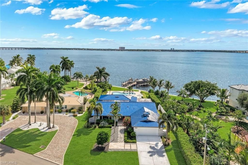 5327 Nautilus Dr, CAPE CORAL