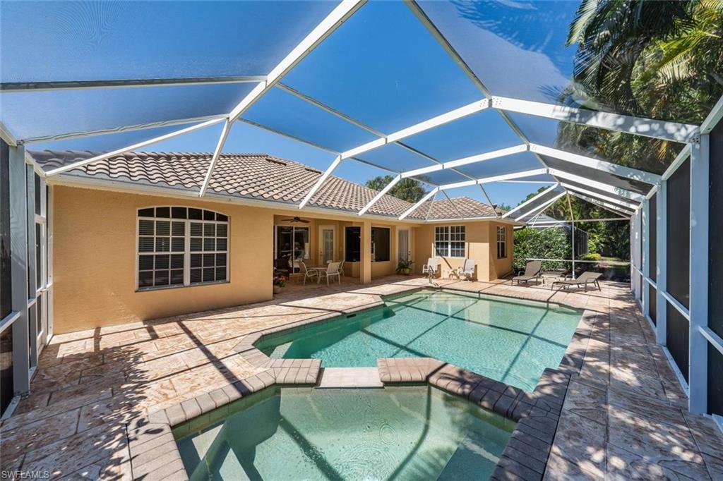 436 Crestwood Ln, NAPLES
