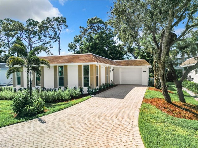 375 Carnaby Ct 54, NAPLES