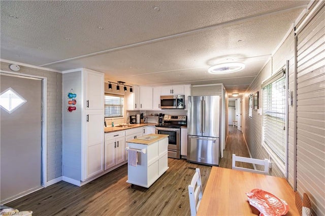 Photo of 9806 Sugarberry Way, FORT MYERS FL