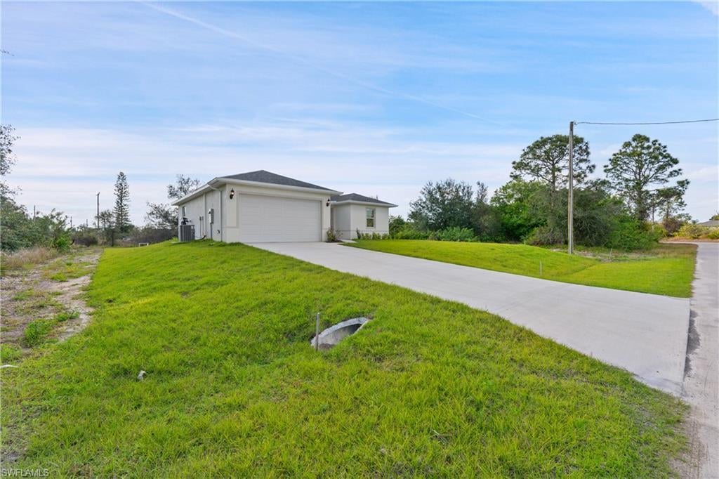 829 Casper Yost St E, LEHIGH ACRES