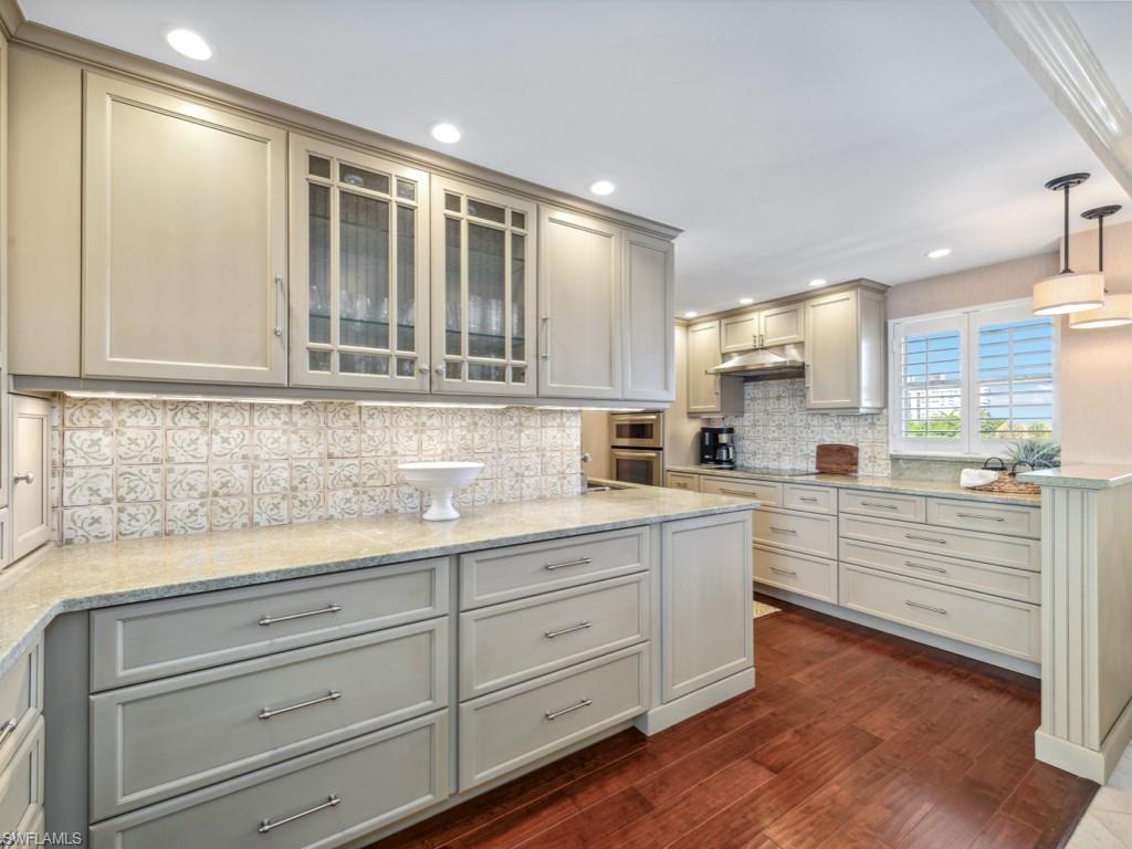 300 Park Shore Dr 5a, NAPLES