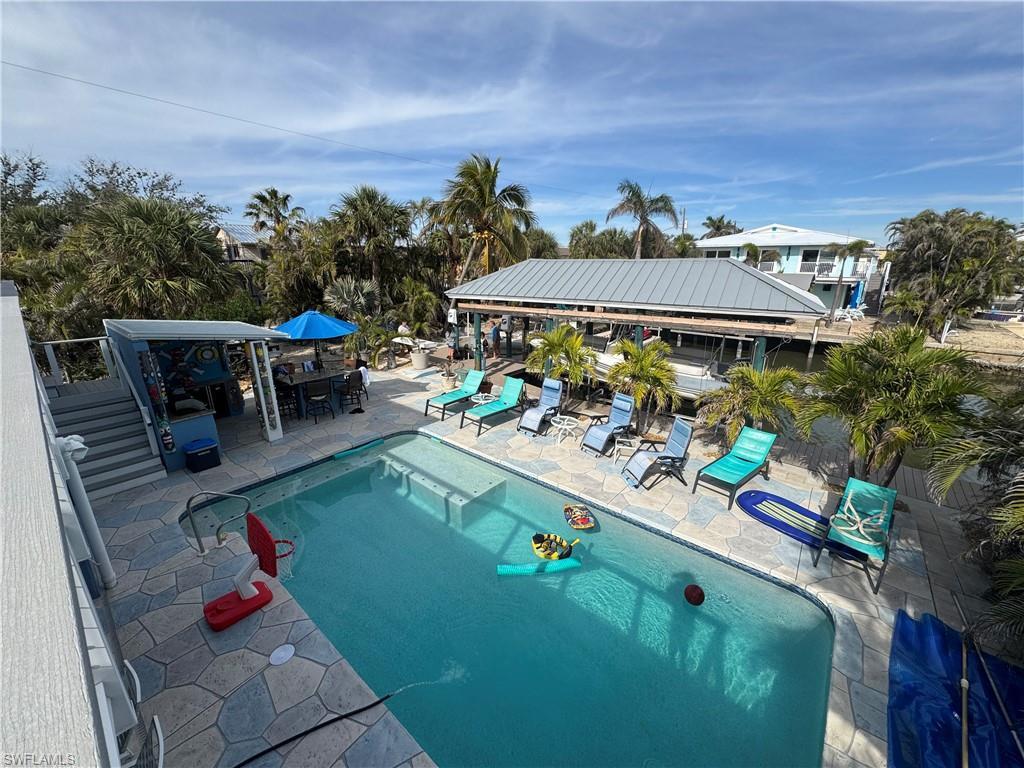 320 Lazy Way, FORT MYERS BEACH