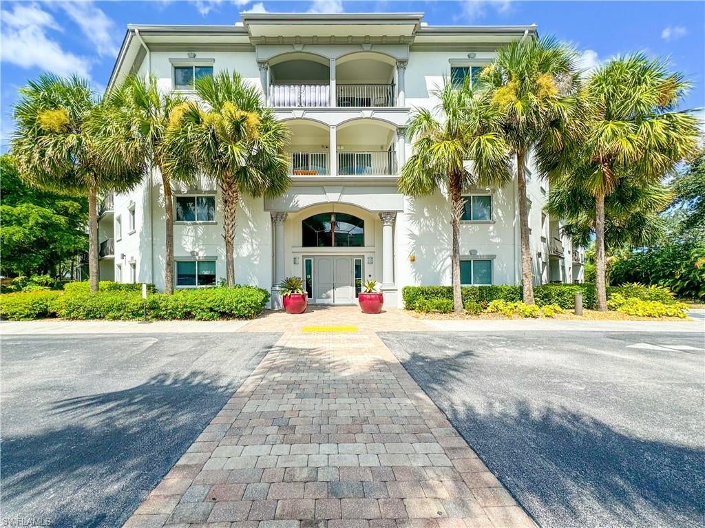 1100 Pine Ridge Rd B106, NAPLES