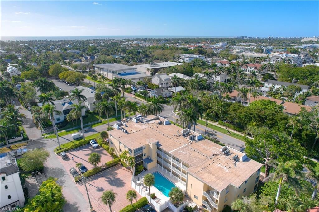 900 8th Ave S 204, NAPLES