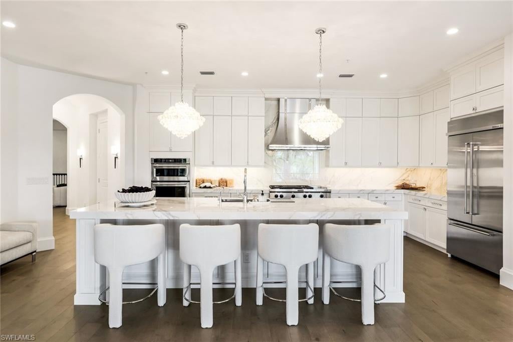 16366 Corsica Way 201, NAPLES