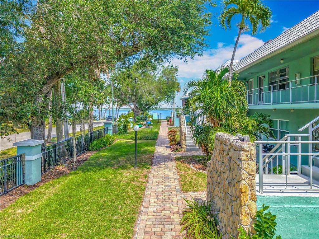 3225 E Riverside Dr 63f, FORT MYERS