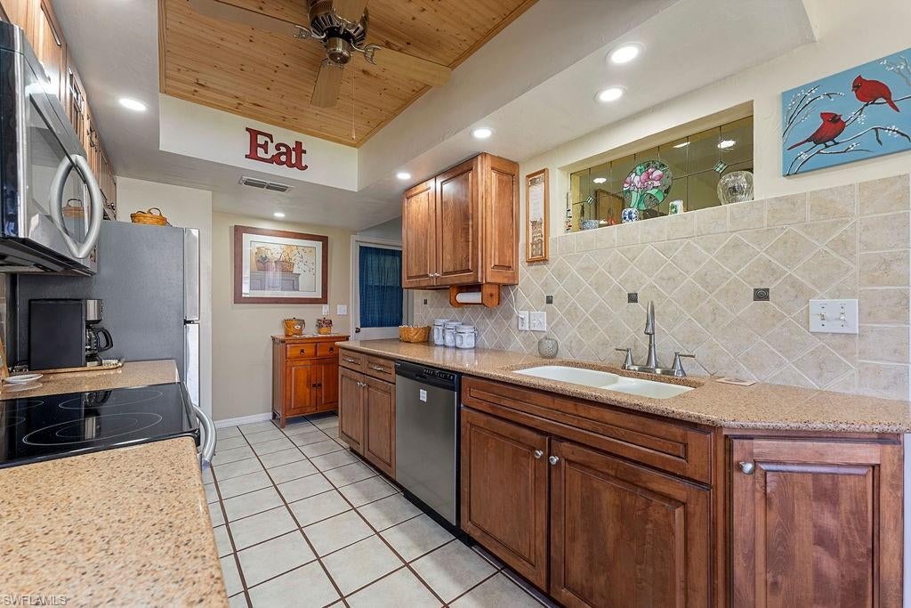 17880 Dracena Cir, NORTH FORT MYERS