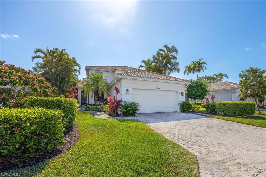 8544 Pepper Tree Way, NAPLES