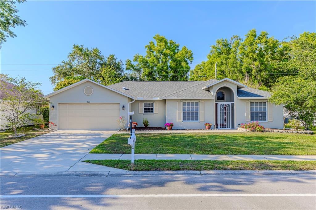 841 Charlemagne Blvd, NAPLES