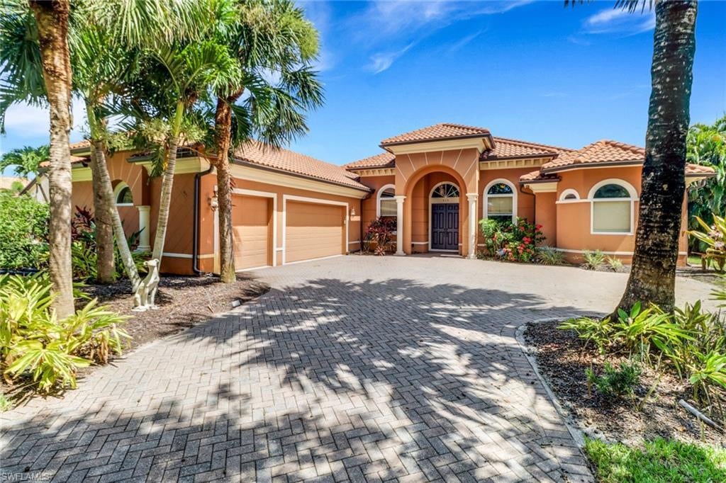 415 Saddlebrook Ln, NAPLES