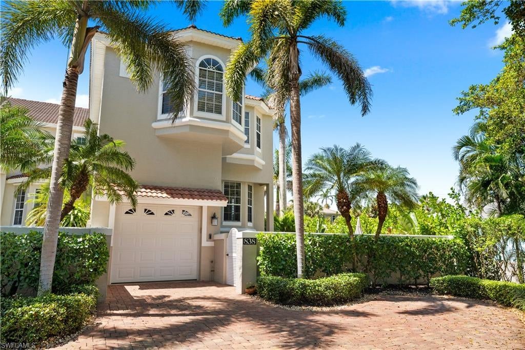 838 9th Ave S, NAPLES